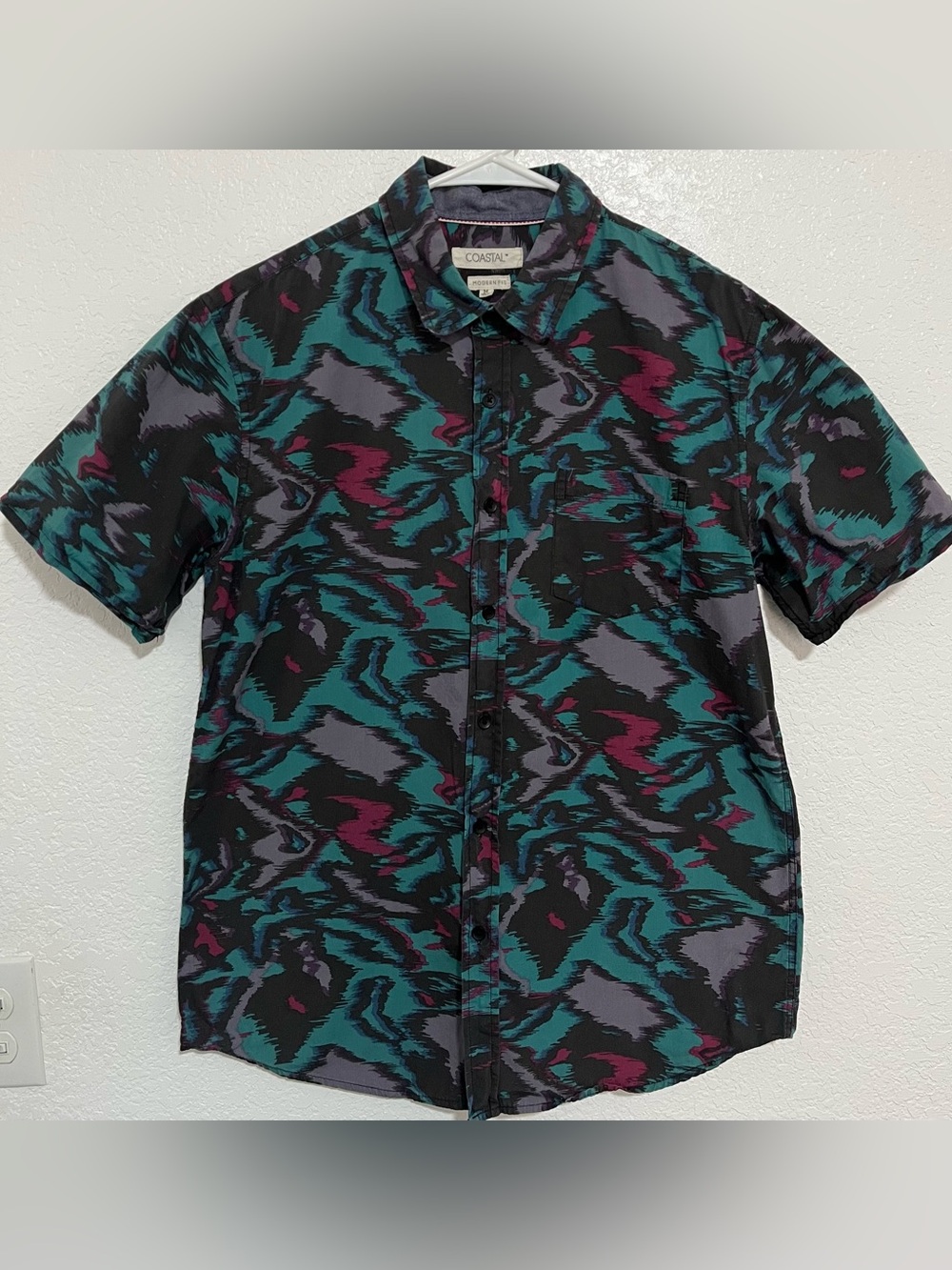Coastal Men’s Medium Abstract Brushstroke Button-Up ShortShirt 100% Cotton